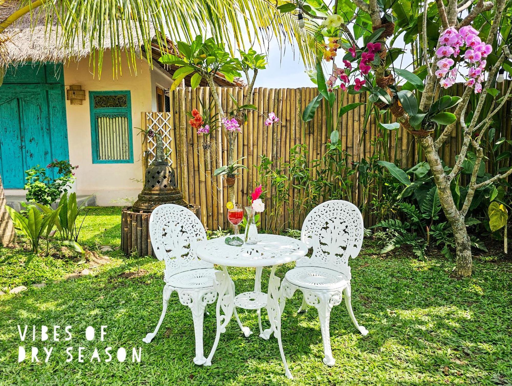 Janur Bungalow มาเกอลัง ภายนอก รูปภาพ
